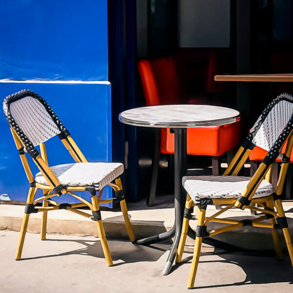 En attendant