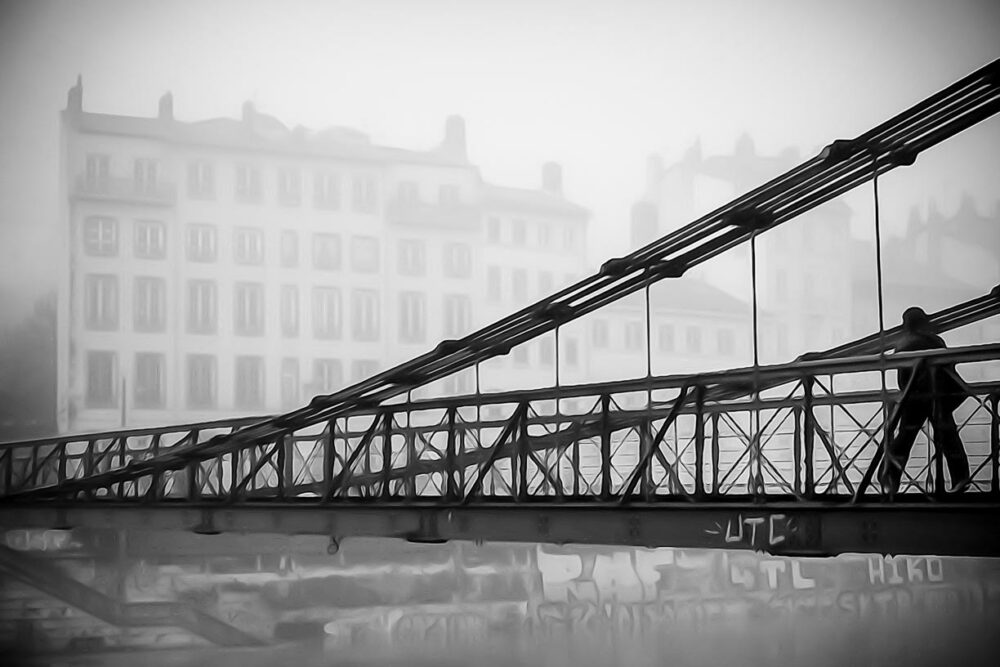 Passerelle quai Saint-Vincent, Vieux Lyon. Leporelo. Photographies en série limitée